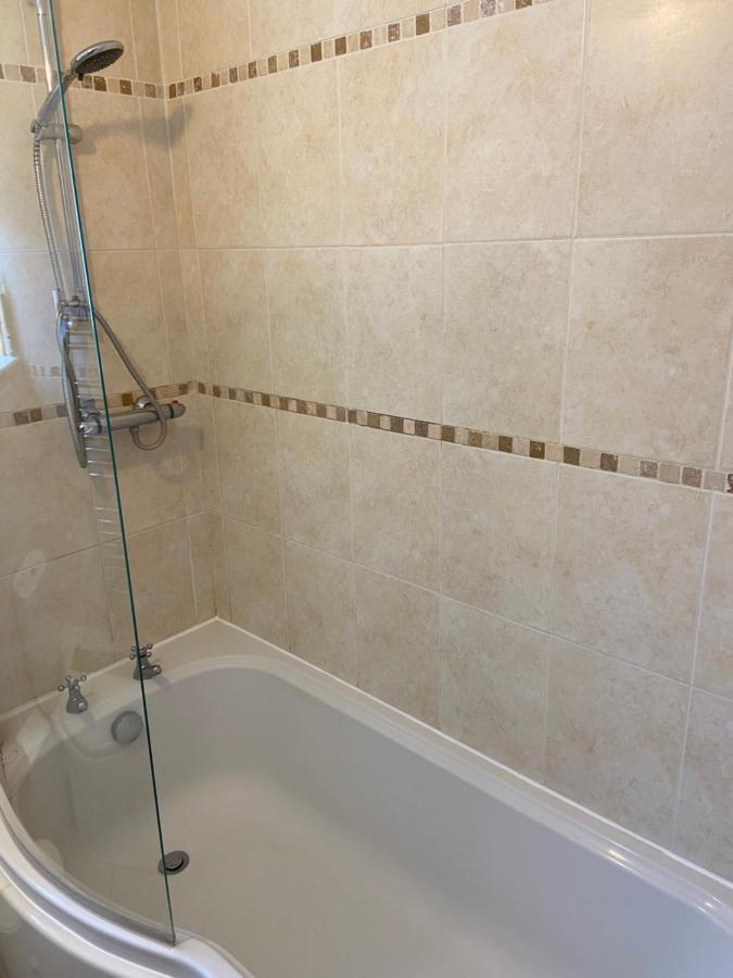 Tupenny Cottage, Old Mill Farm, Cotswold Water Park Cirencester Eksteriør bilde