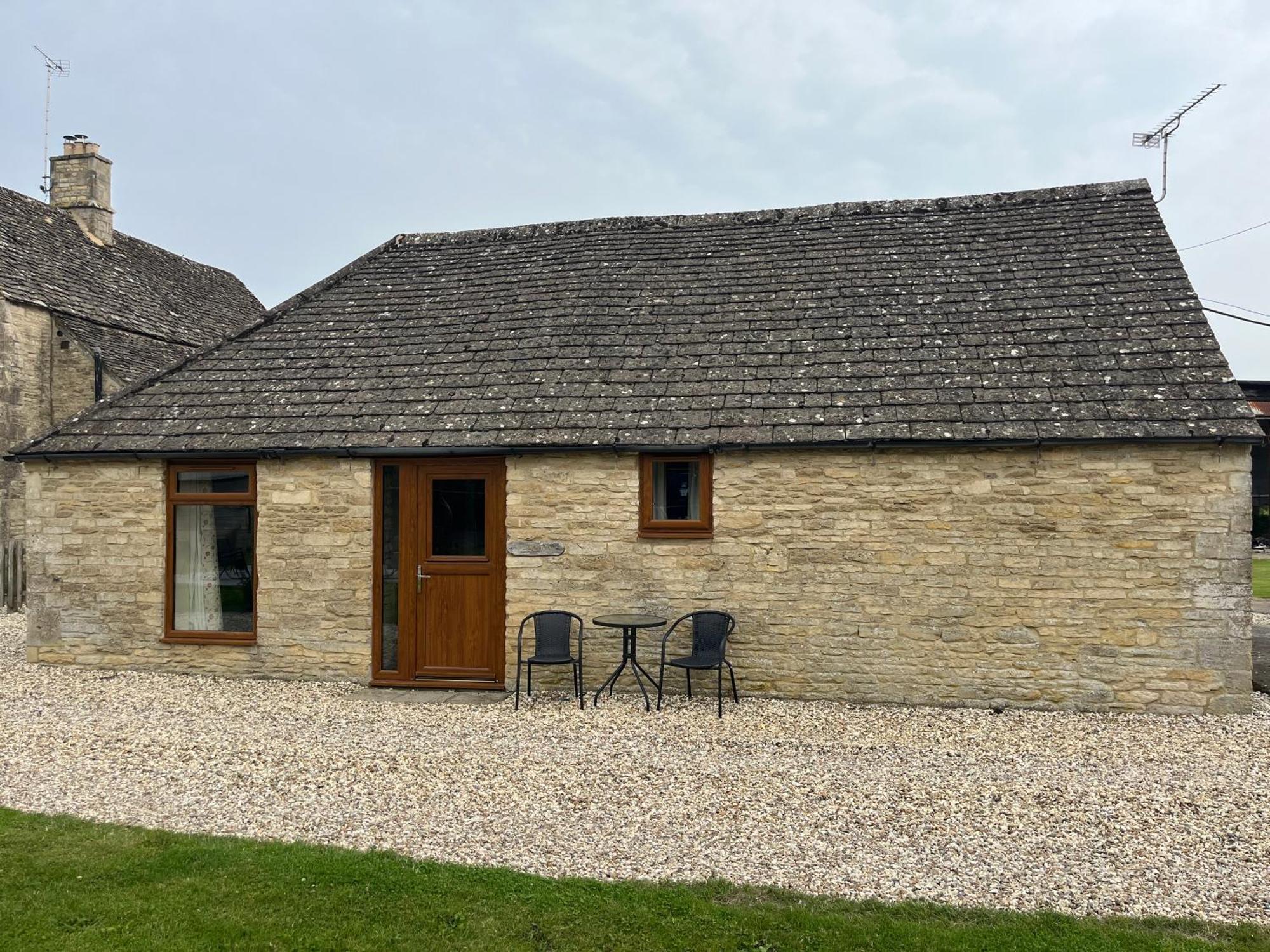 Tupenny Cottage, Old Mill Farm, Cotswold Water Park Cirencester Eksteriør bilde